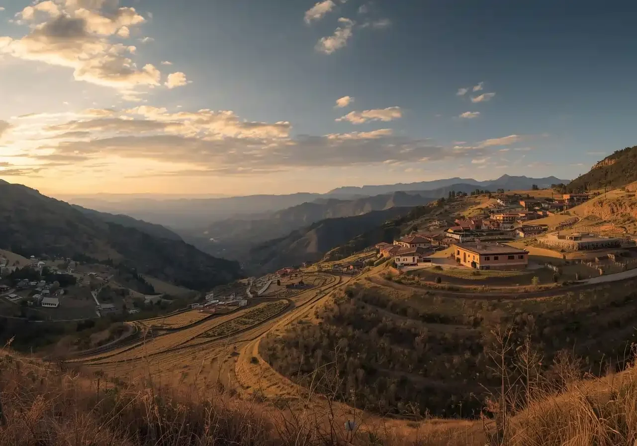 Your Perfect Weekend Farmhouse Escape Weekend farmhouse retreat with greenery and quiet surroundings